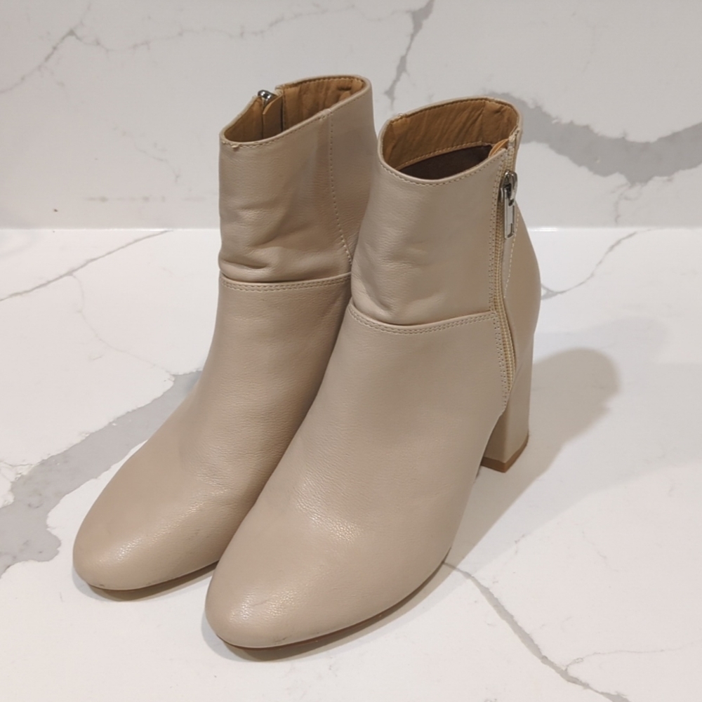 Minimalist Nude Chunky Square Heel